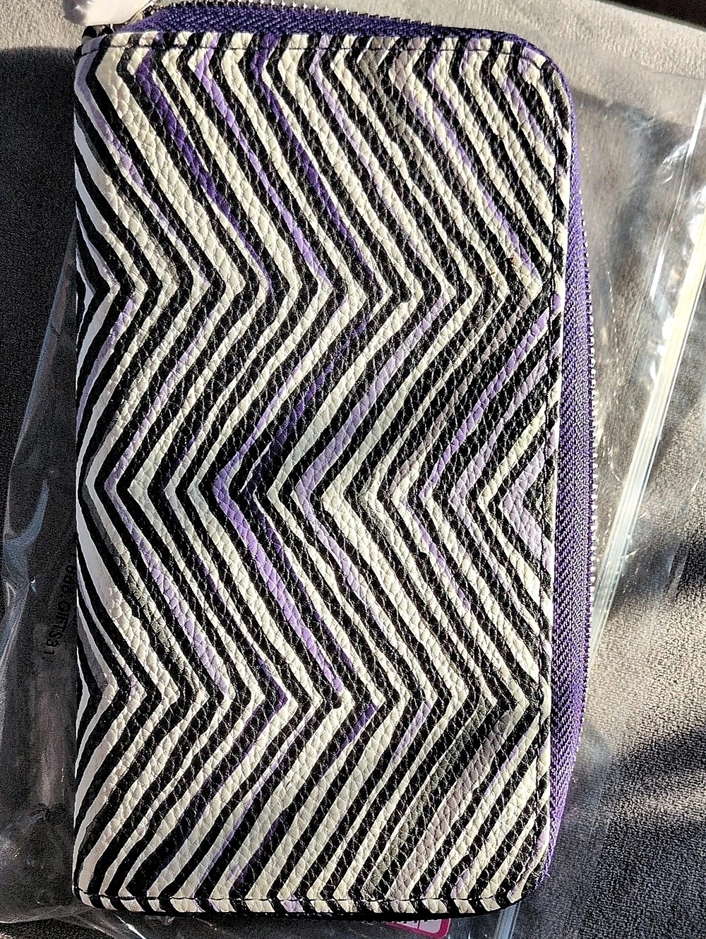 Thirty-One All About The Benjamins Chevron Zip Around Wallet NWT